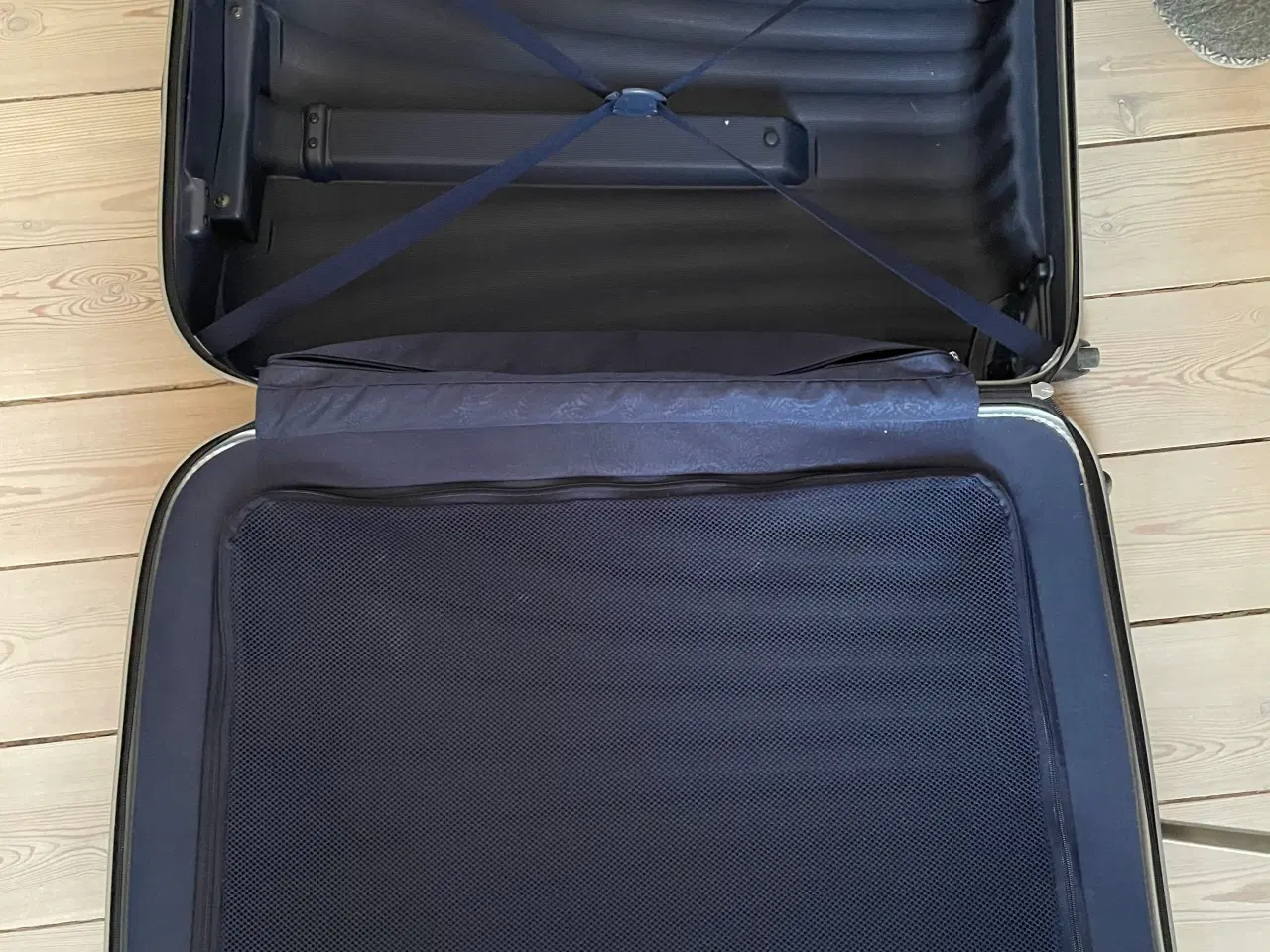 Billede 4 - Stor kuffert.