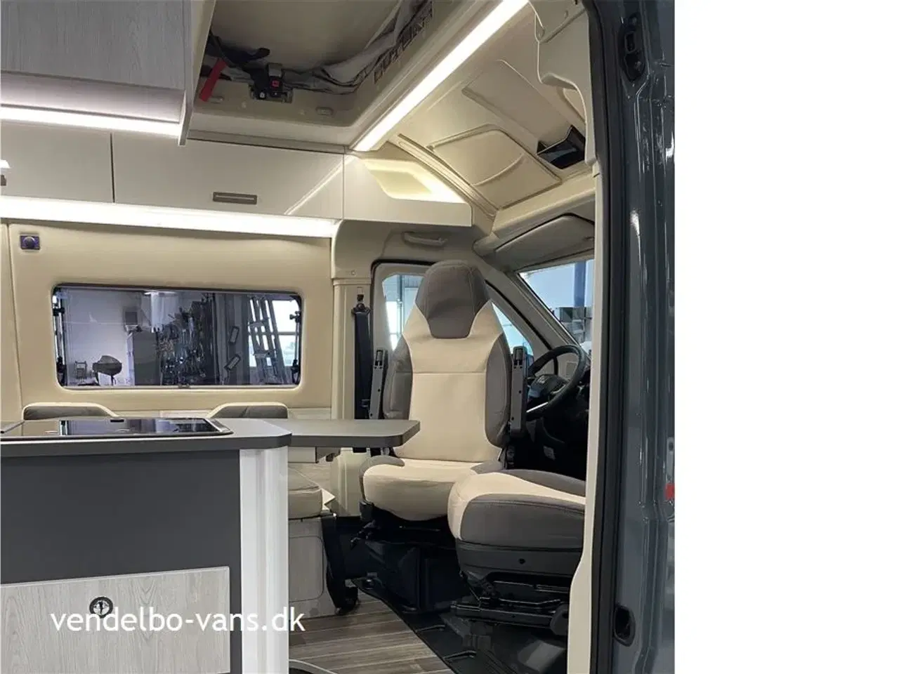 Billede 20 - 2025 - Rollerteam Livingstone Sport 7 Active   Van 5,99 m med 5. S. sele og sove pladser