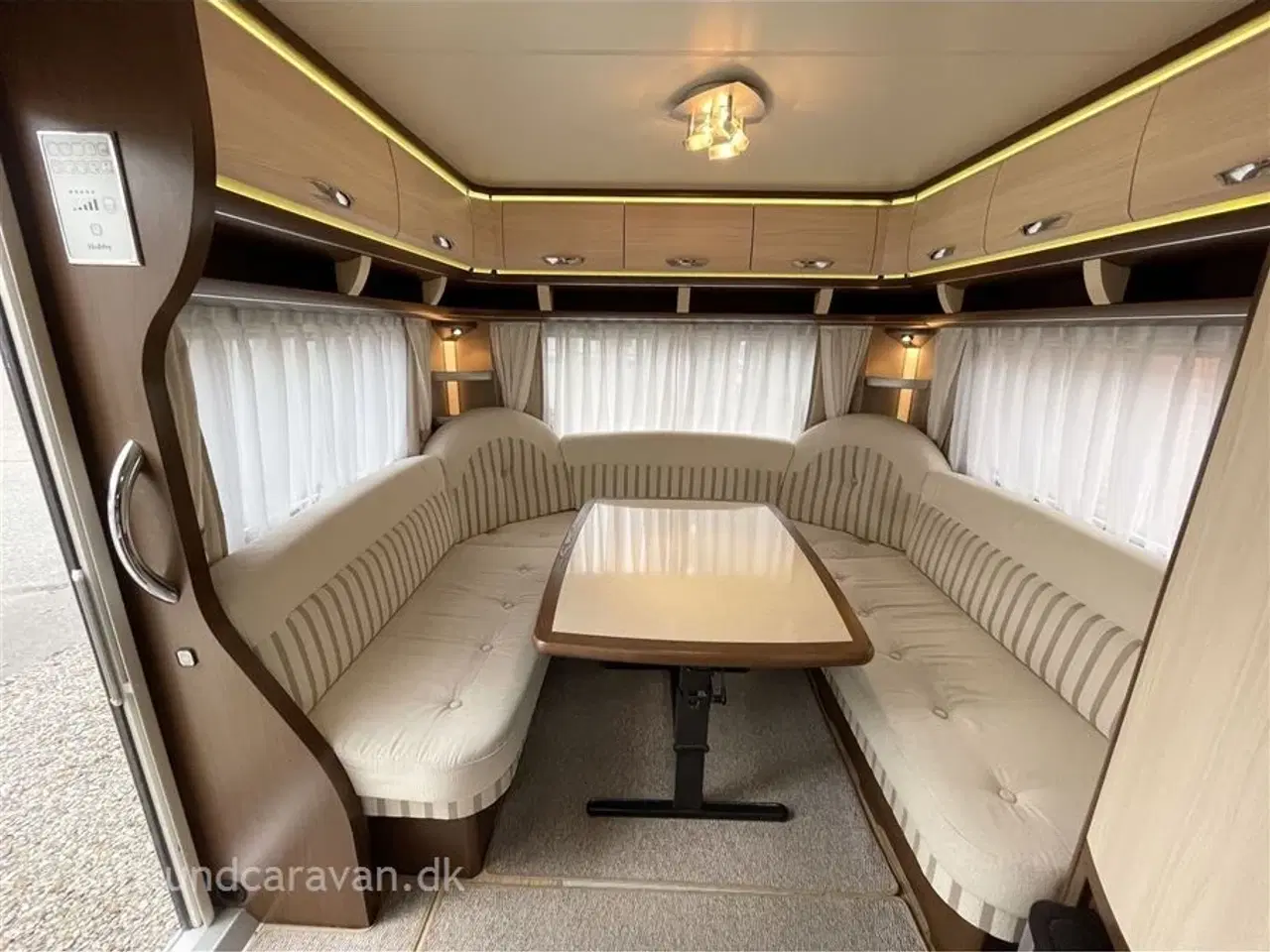 Billede 3 - 2012 - Hobby Prestige 610 UL   1 ejers, SUPERFLOT STOR ENKELTSENGS-VOGN, m/MOVER og stort Isabella fortelt mv. ET GODT TILBUD.