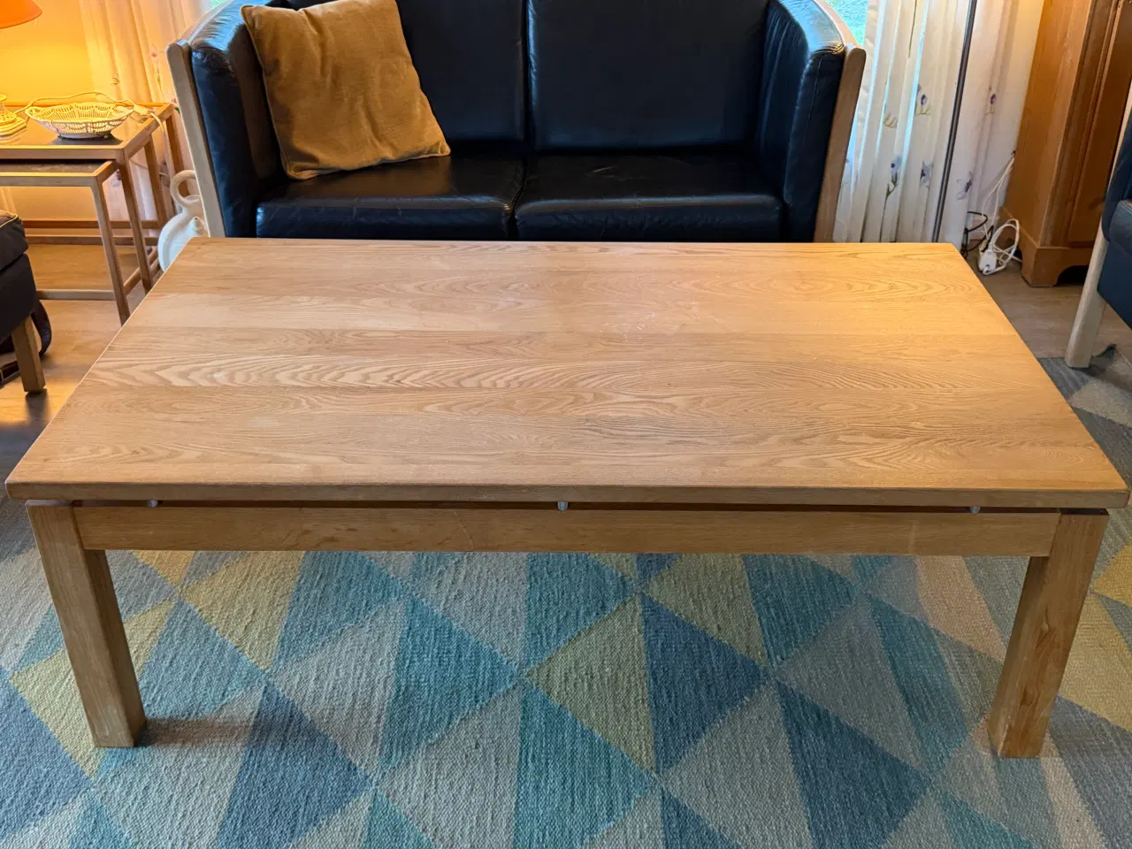 Billede 3 - Sofabord i massiv eg
