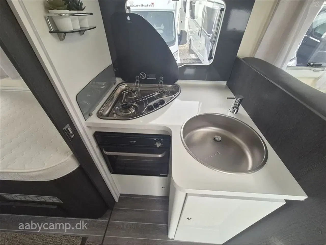 Billede 12 - 2021 - Rollerteam Kronos 282P Automatgear. Solcelle. markise. tv. lithium batteri. inverter. undervognsbehandlet. Bemærk kun 30,000 km!!