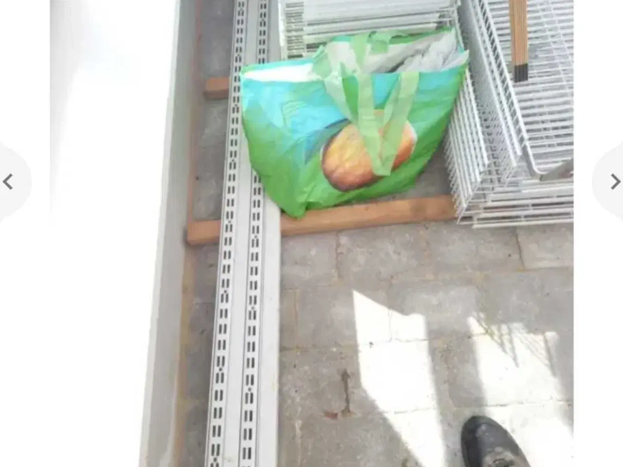 Billede 5 - Væghængt  reol 