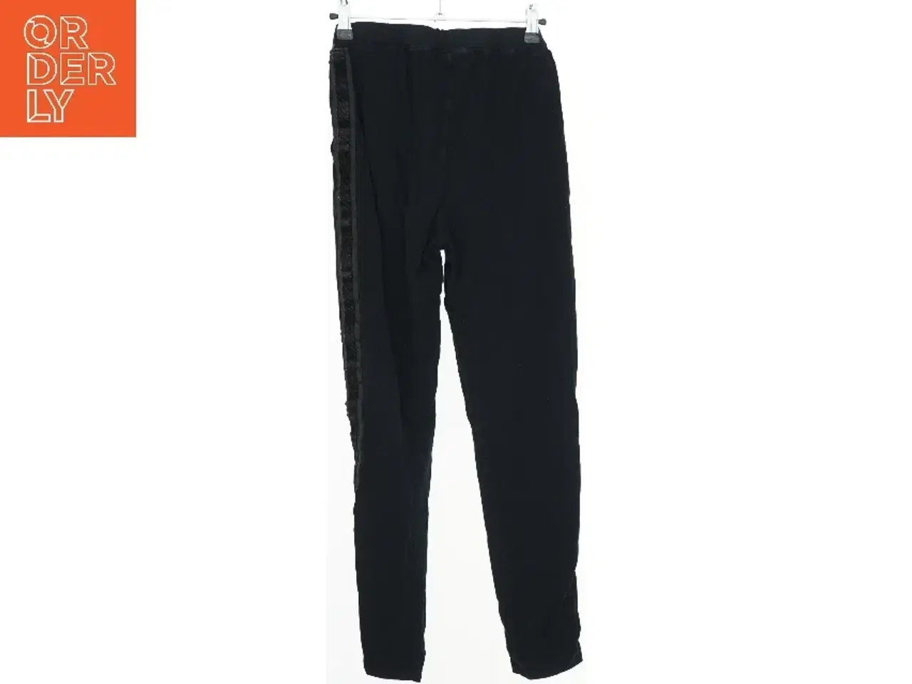 Billede 2 - Sorte leggings med detaljer fra Pomp de Lux (str. 152)