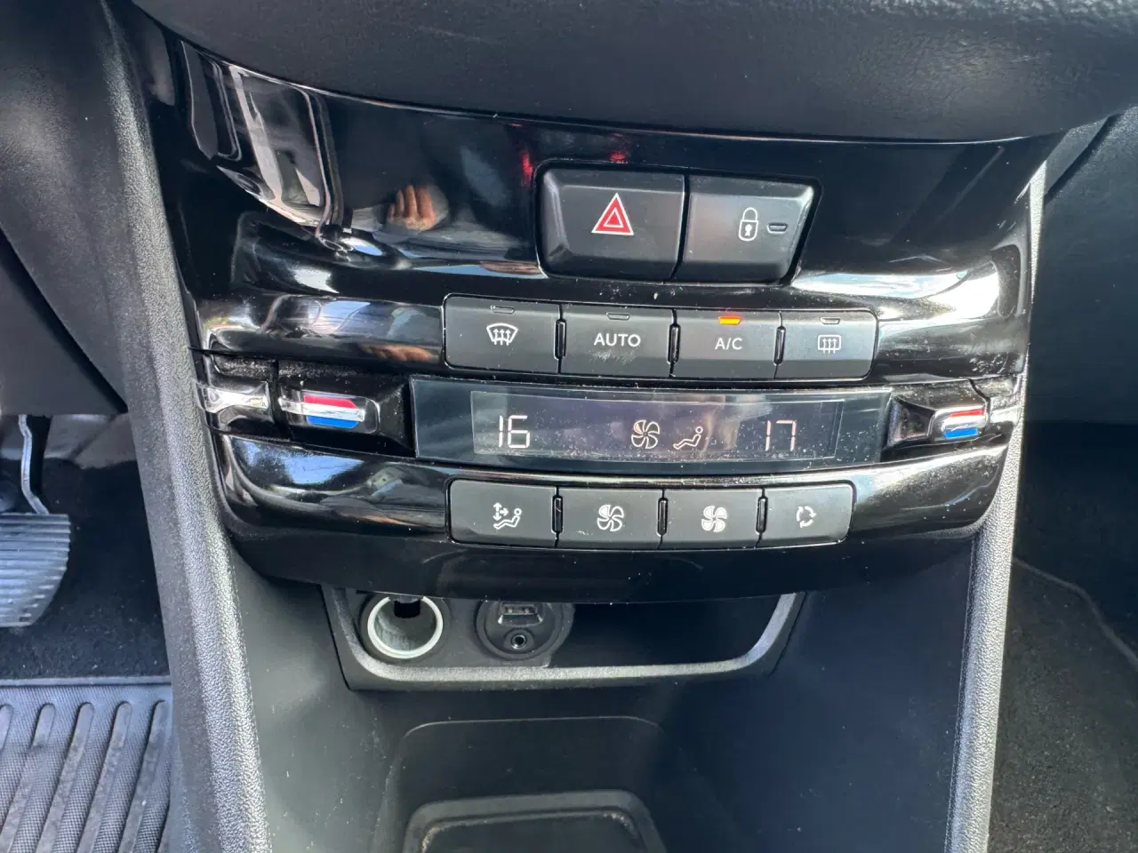 Billede 9 - Peugeot 208 1,2 VTi Allure 82HK 5d