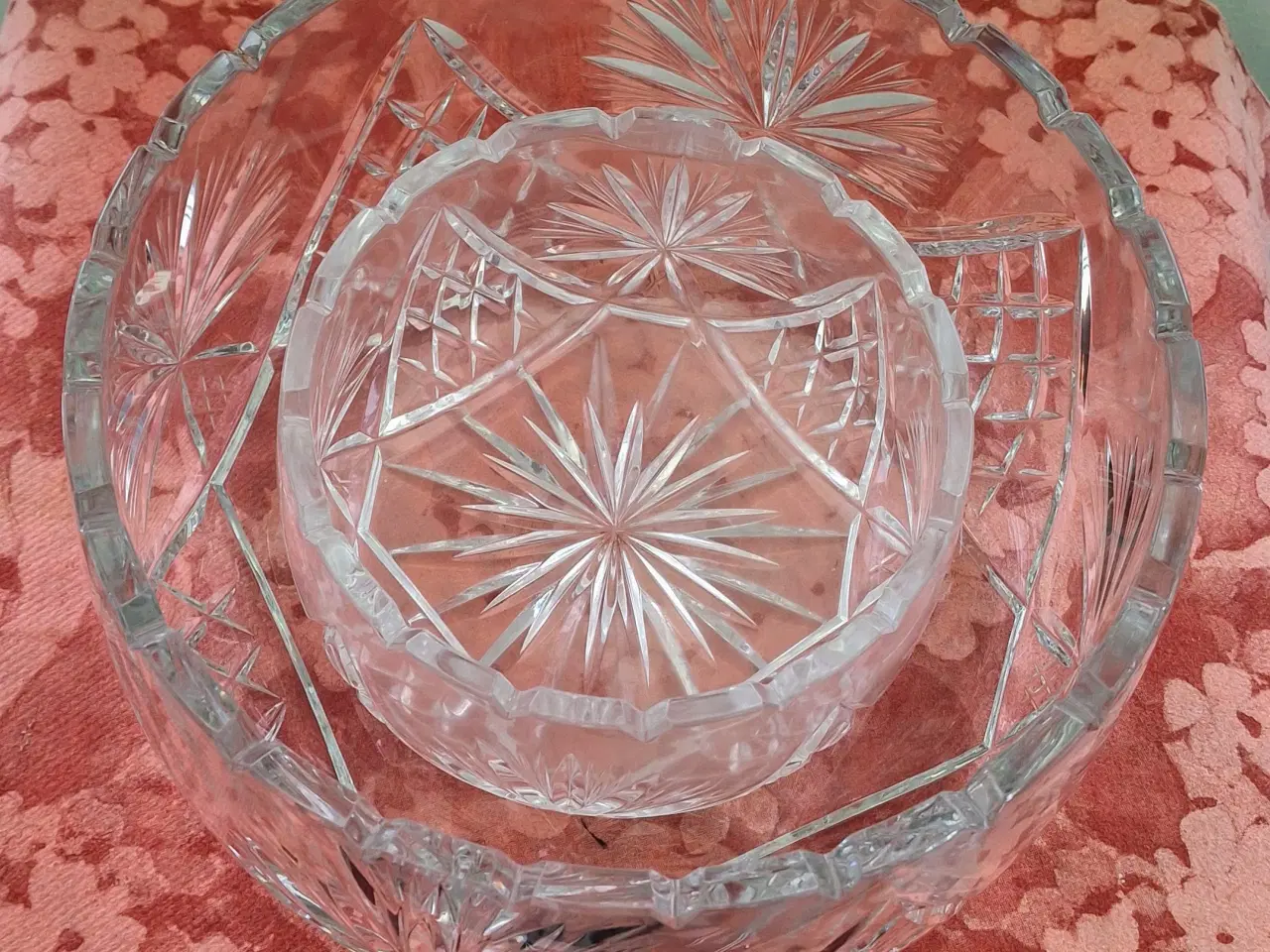 Billede 1 - 2 krystalskåle med facetslibninger.