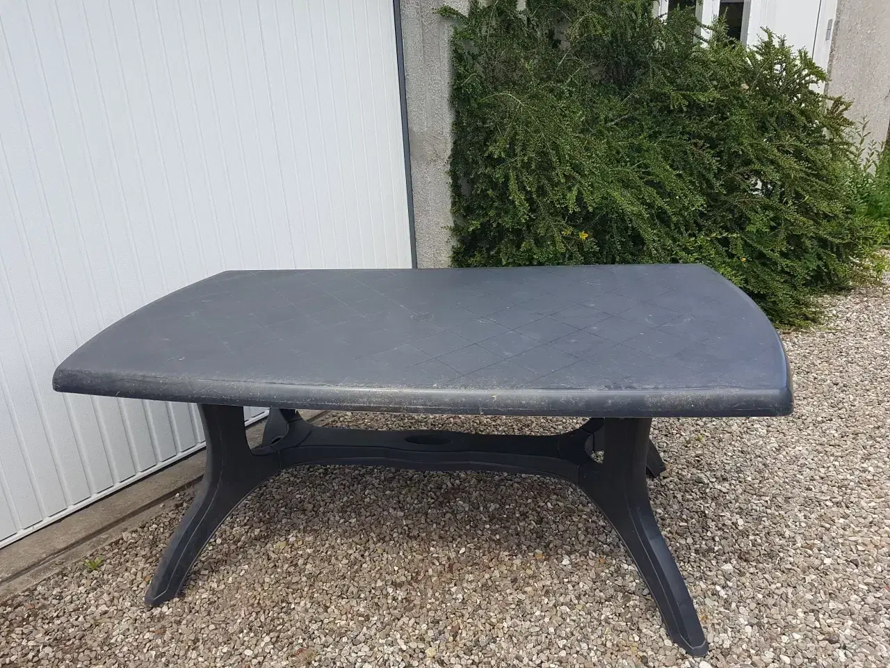 Billede 1 - Havebord - plastik