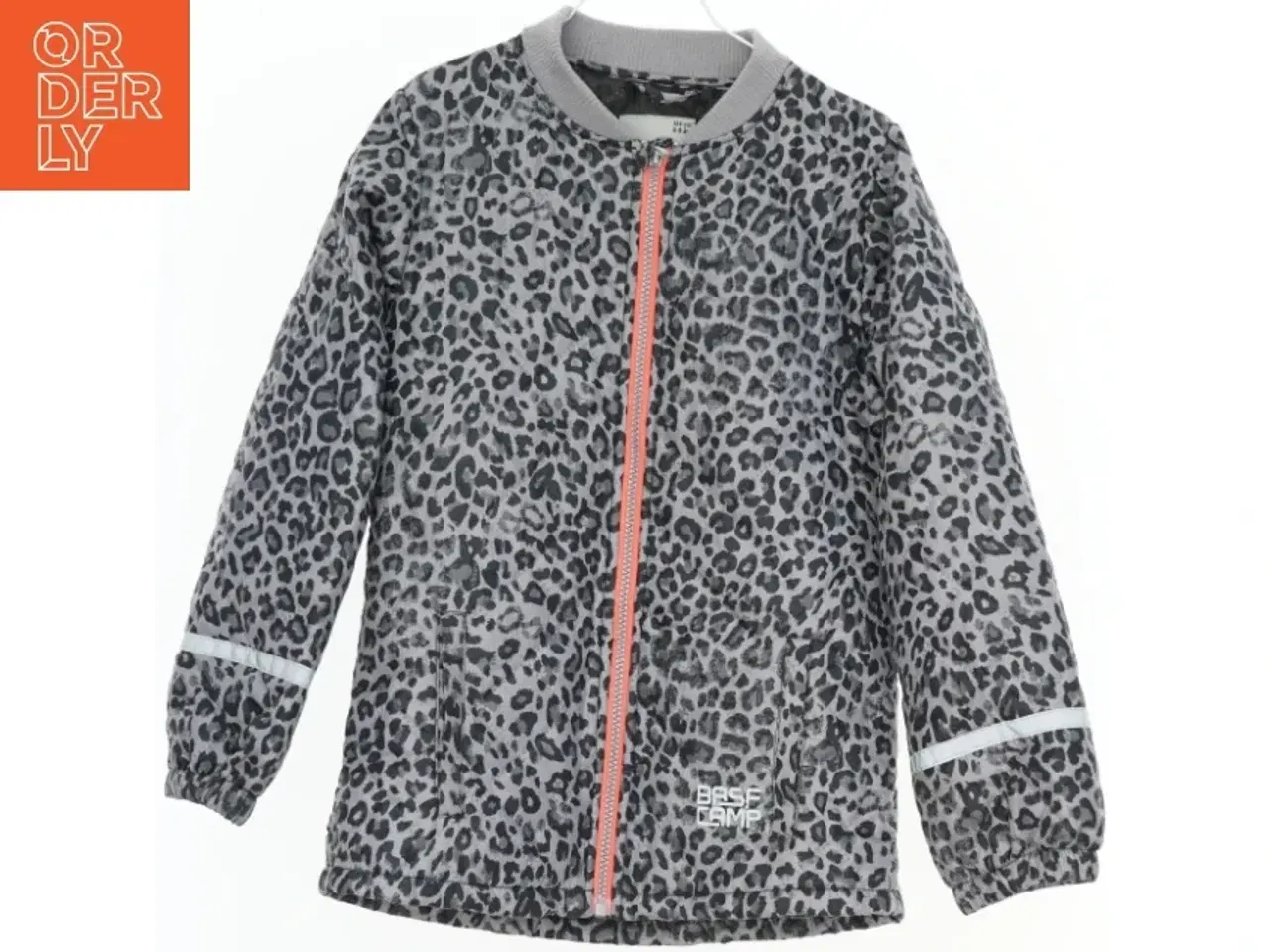 Billede 1 - Børnejakke med leopard mønster fra Base Camp (str. 134)