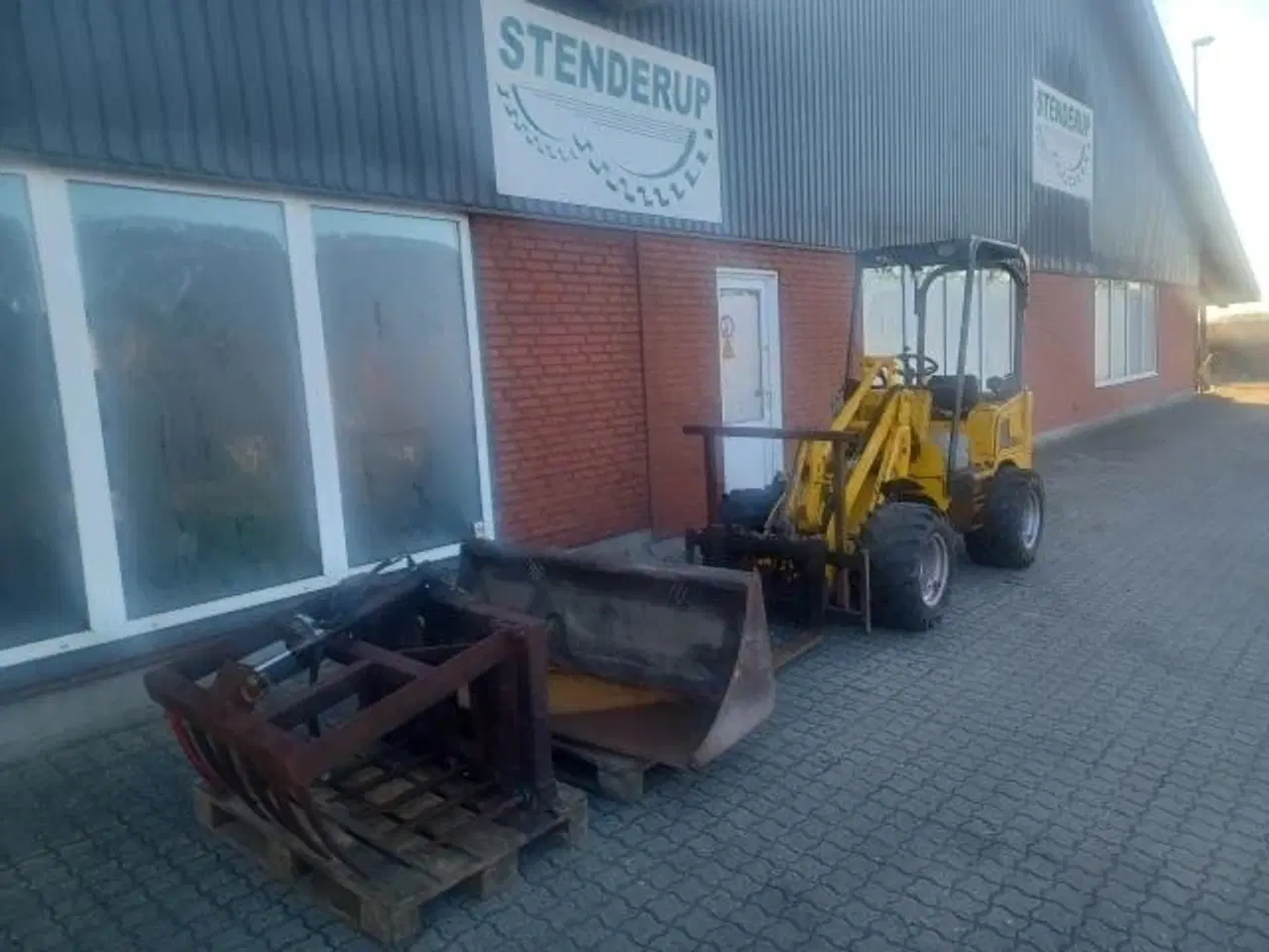 Billede 2 - Knikmops MED SKOVL