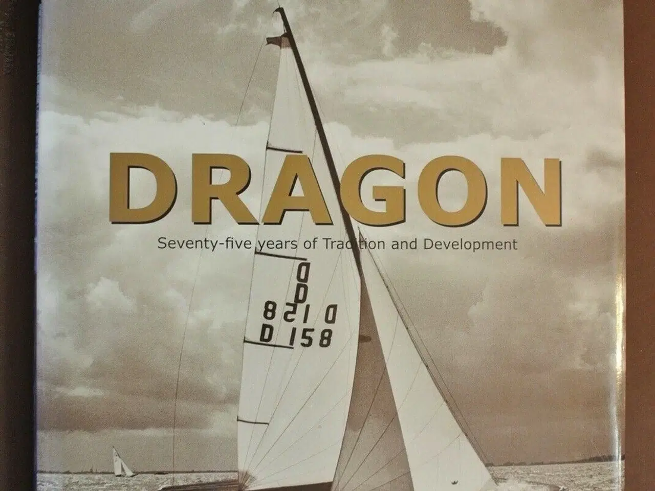 Billede 1 - dragon - seventy-five years of tradition and devel