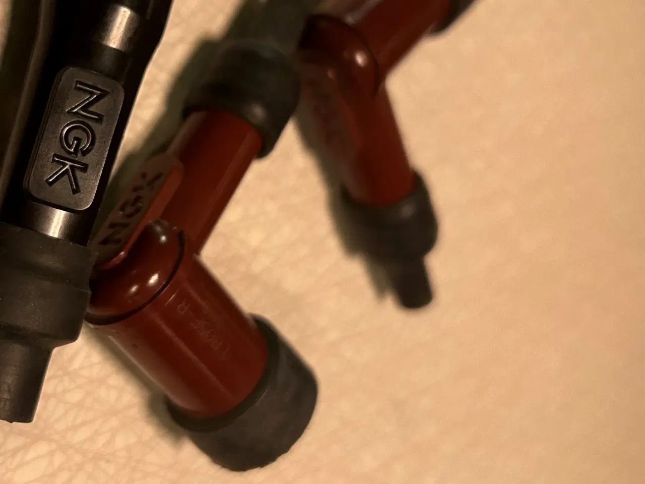 Billede 2 - NGK tændrørshætter