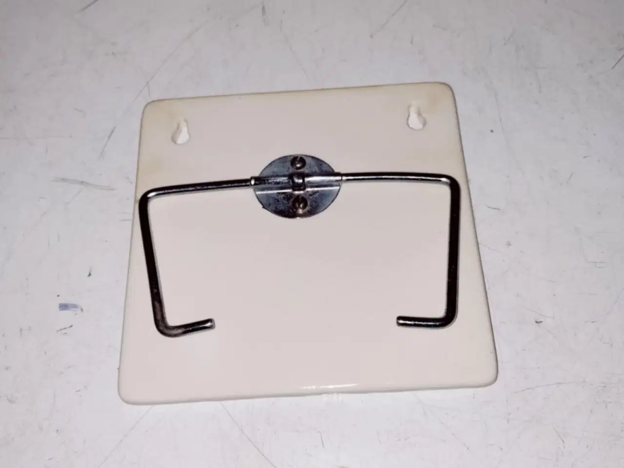 Billede 1 - super flot wc rulle holder fra aluminia 