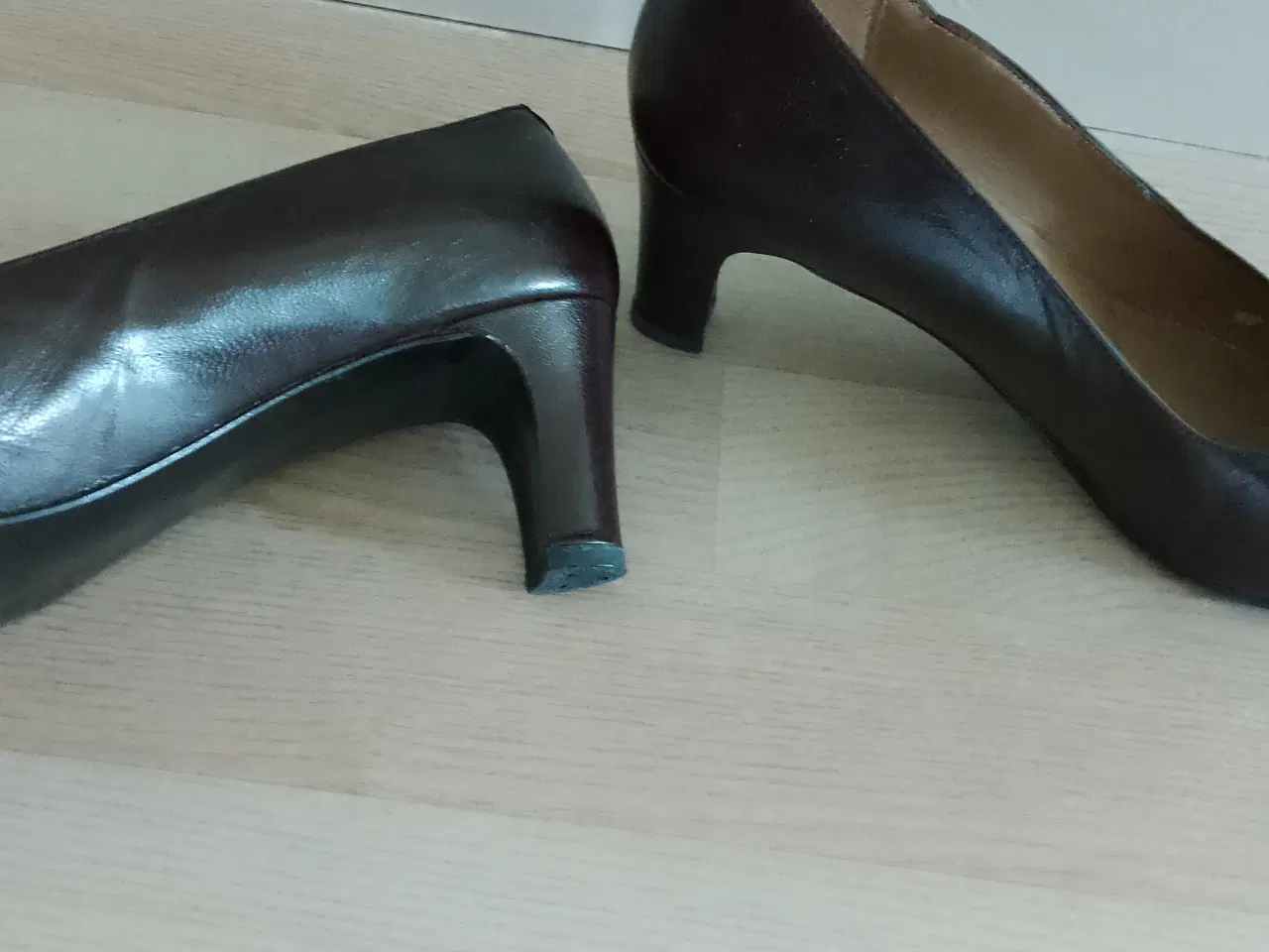 Billede 2 - Mørke brune høj hælede sko mk fransi 