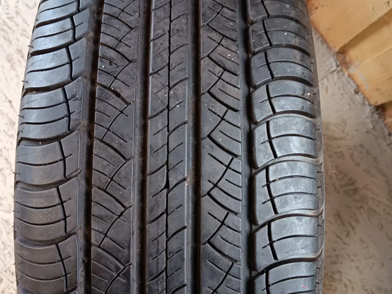 Billede 13 - Ford Kuga Hybrid 17" alufælge med sommerdæk