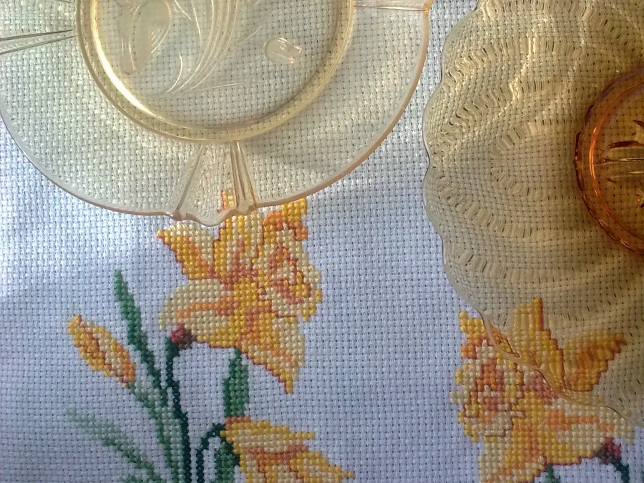 Billede 3 - Flower Power Påske Danske korssting & farvet glas