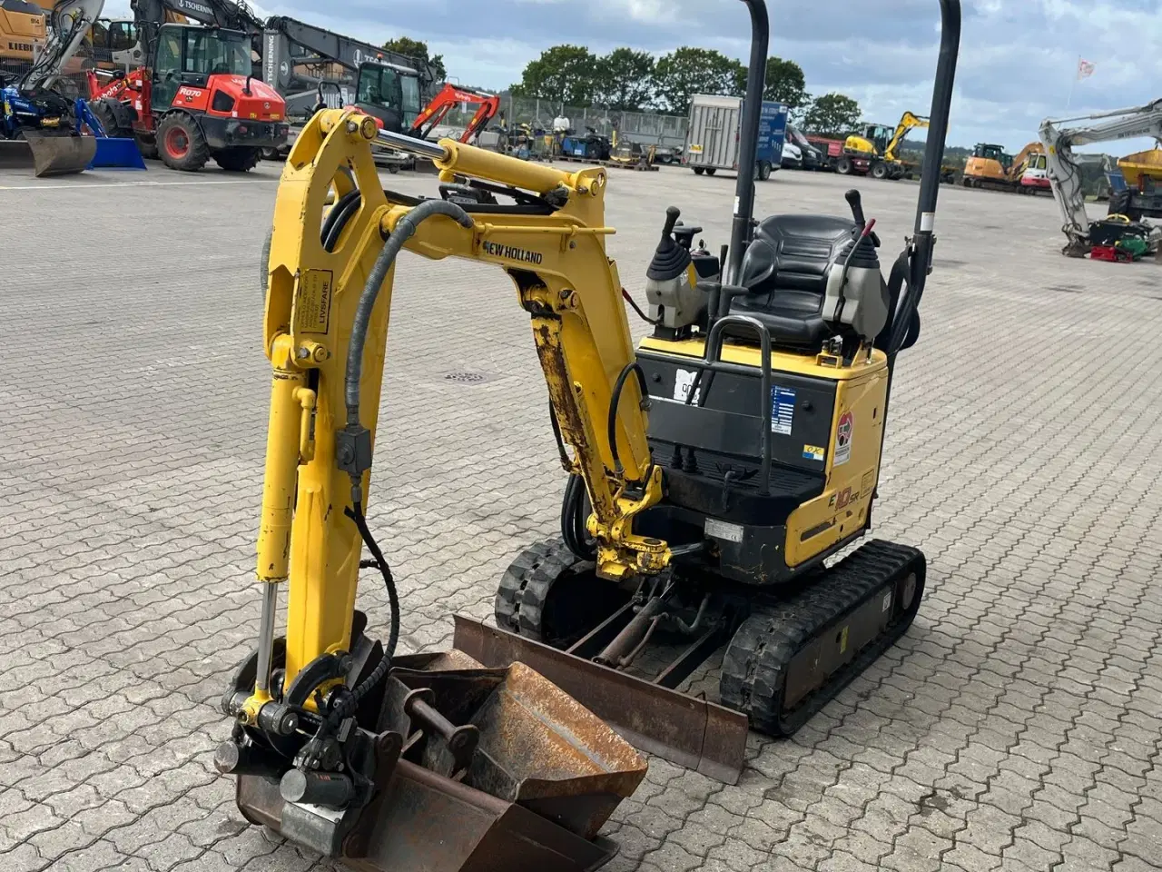 Billede 5 - New Holland E10SR Tiltman og 3 skovle