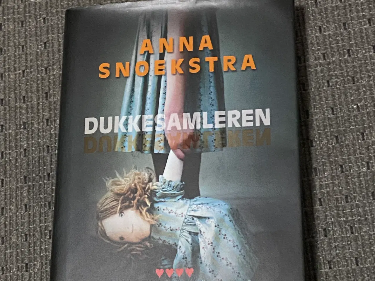 Billede 1 - “Dukkesamleren” af Anna Snoekstra
