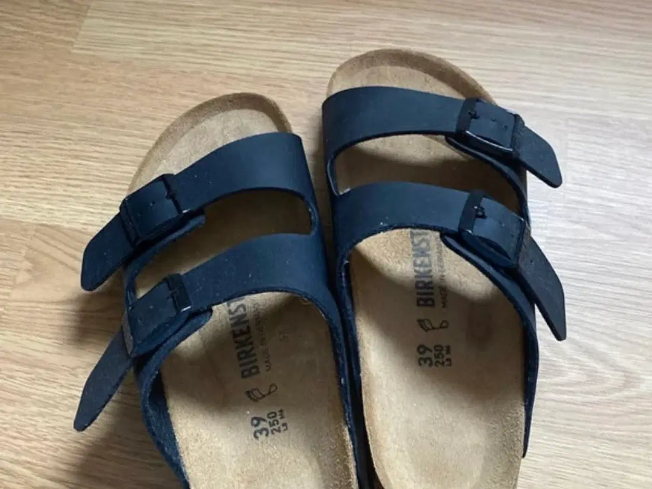 Billede 2 - Sorte Birkenstock sandaler