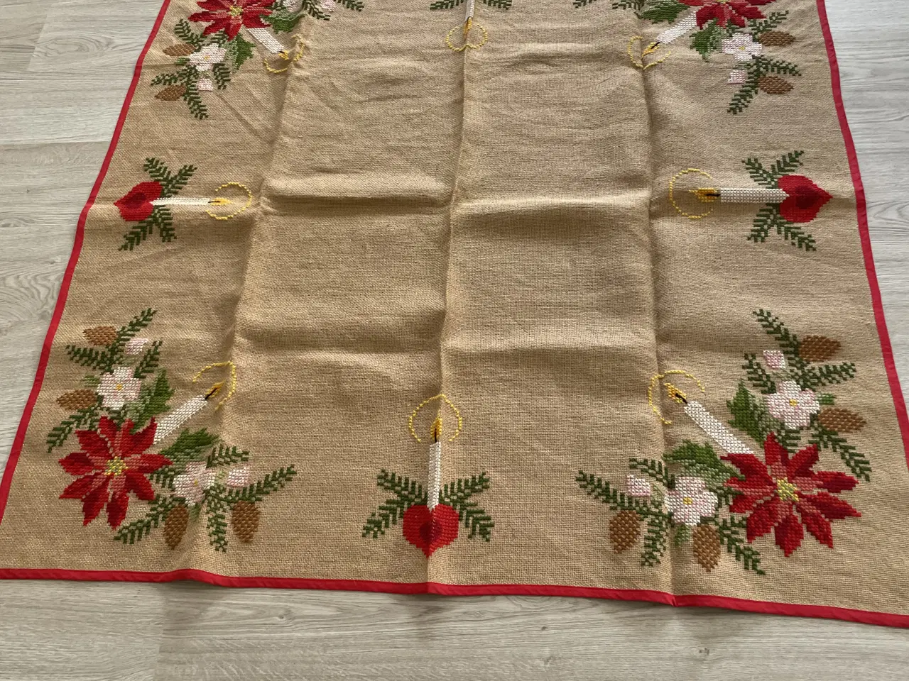 Billede 1 - Juletræstæppe 