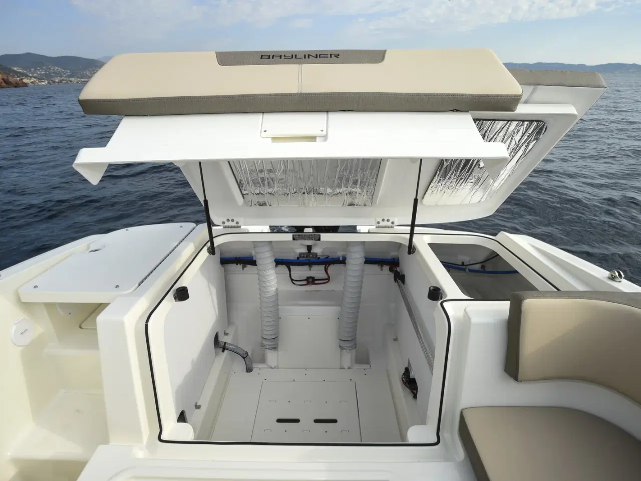 Billede 3 - Bayliner VR5 Cuddy med Mercury F200 XL-EFI DS V6 - inkl. udstyr - TILBUD