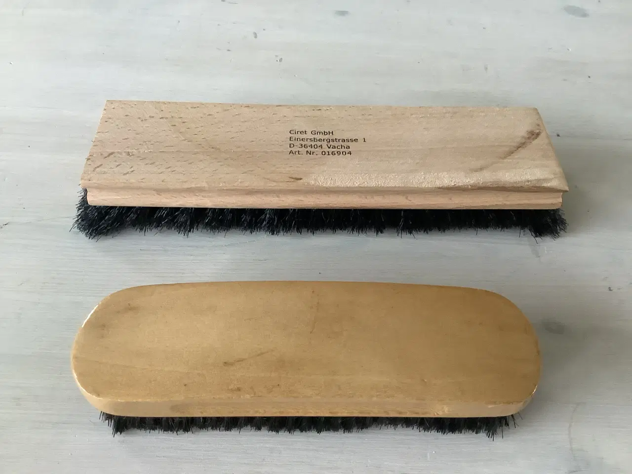 Billede 1 - Klædebørster i træ og med sort hår 