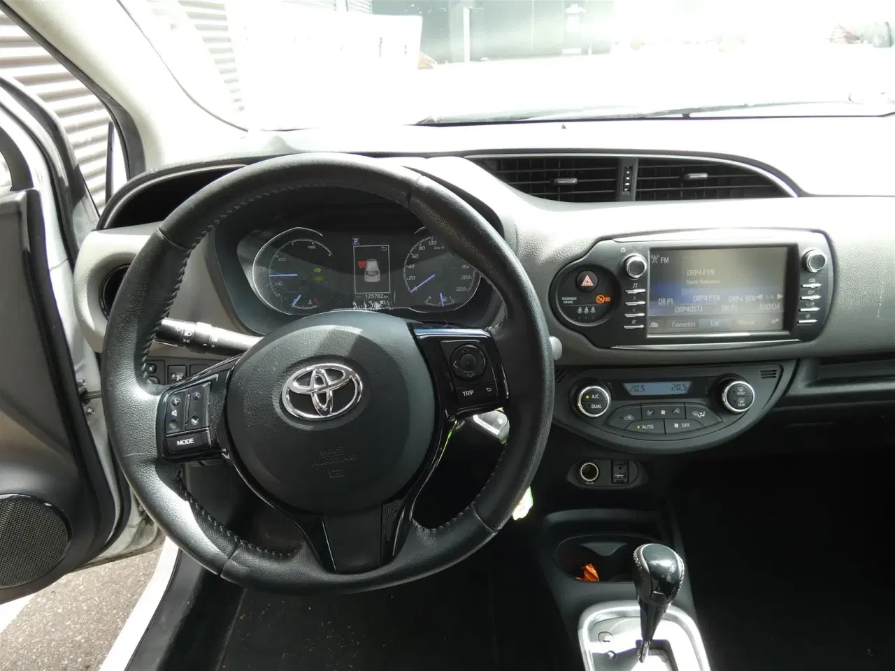 Billede 10 - Toyota Yaris 1,5 Hybrid H2 E-CVT 100HK 5d Trinl. Gear