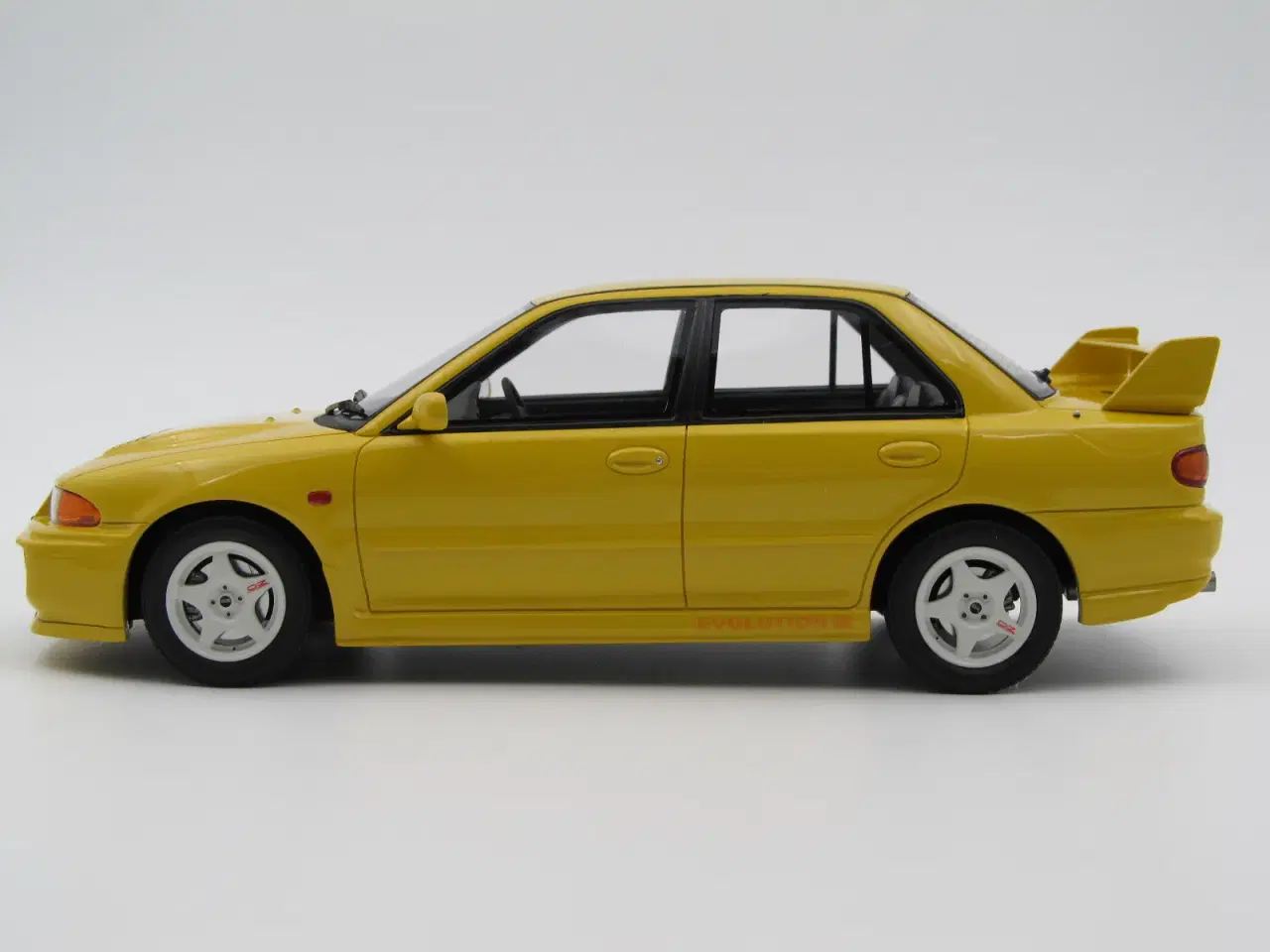 Billede 2 - 1995 Mitsubishi Lancer EVO III GSR  1:18 