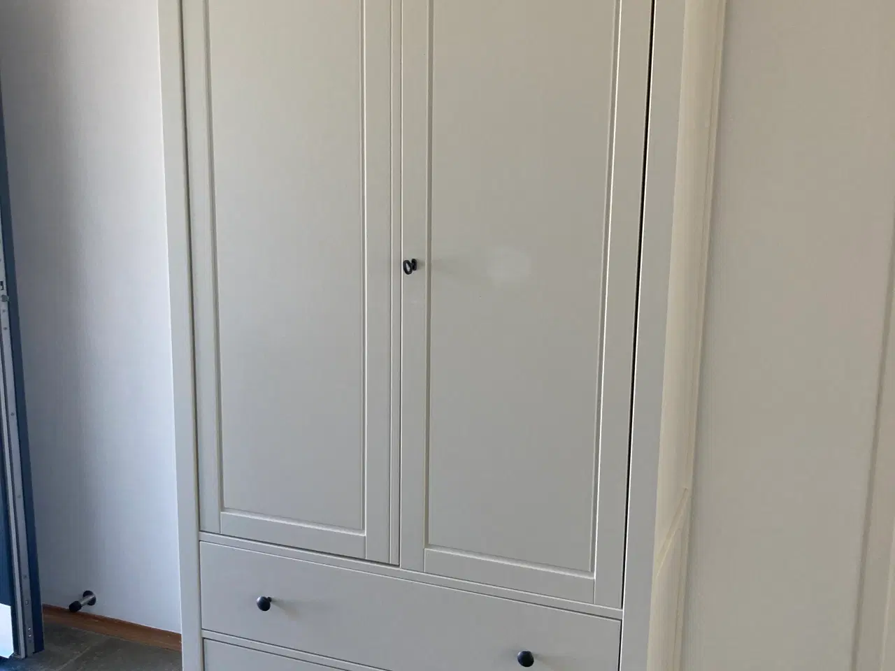 Billede 2 - Garderobeskab 