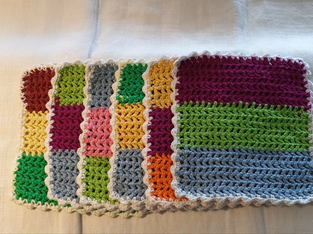 Billede 2 - Hæklerier SE 3 fotos