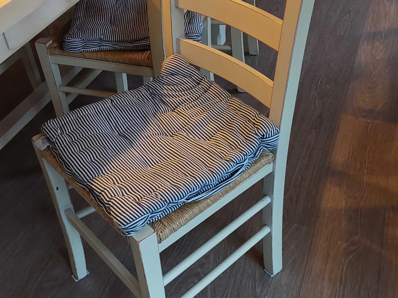 Billede 2 - Spisebord, 6 stole, 2 plader 