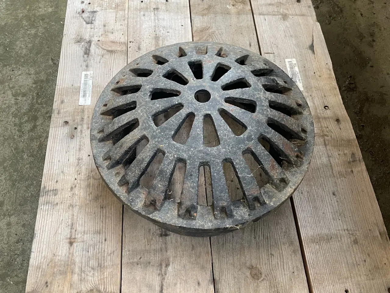Billede 1 - Kubel rist, med krage til 315 mm brønd