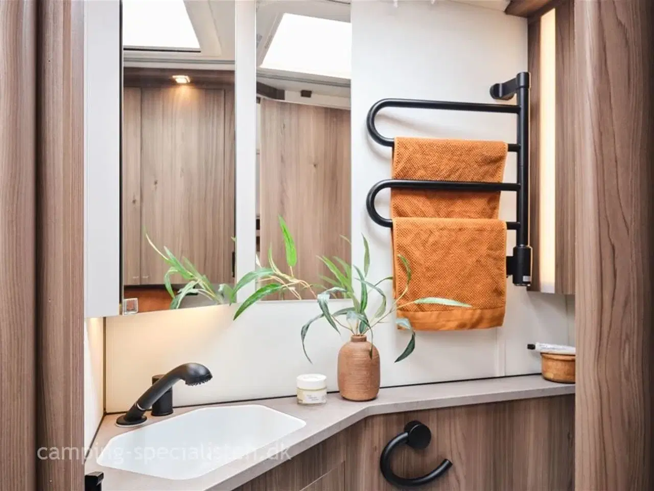 Billede 9 - 2025 - Kabe Smaragd 520 XL KS Premium Line   Kabe Smaragd 520 XL KS PREMIUM LINE model 2025 - kan ses nu hos Camping-Specialisten i Silkeborg