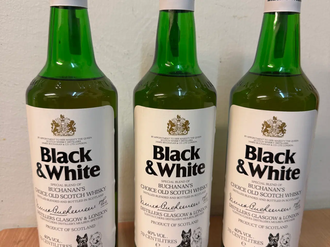 Billede 1 - Black & White blended scotch whisky - 3 stk.