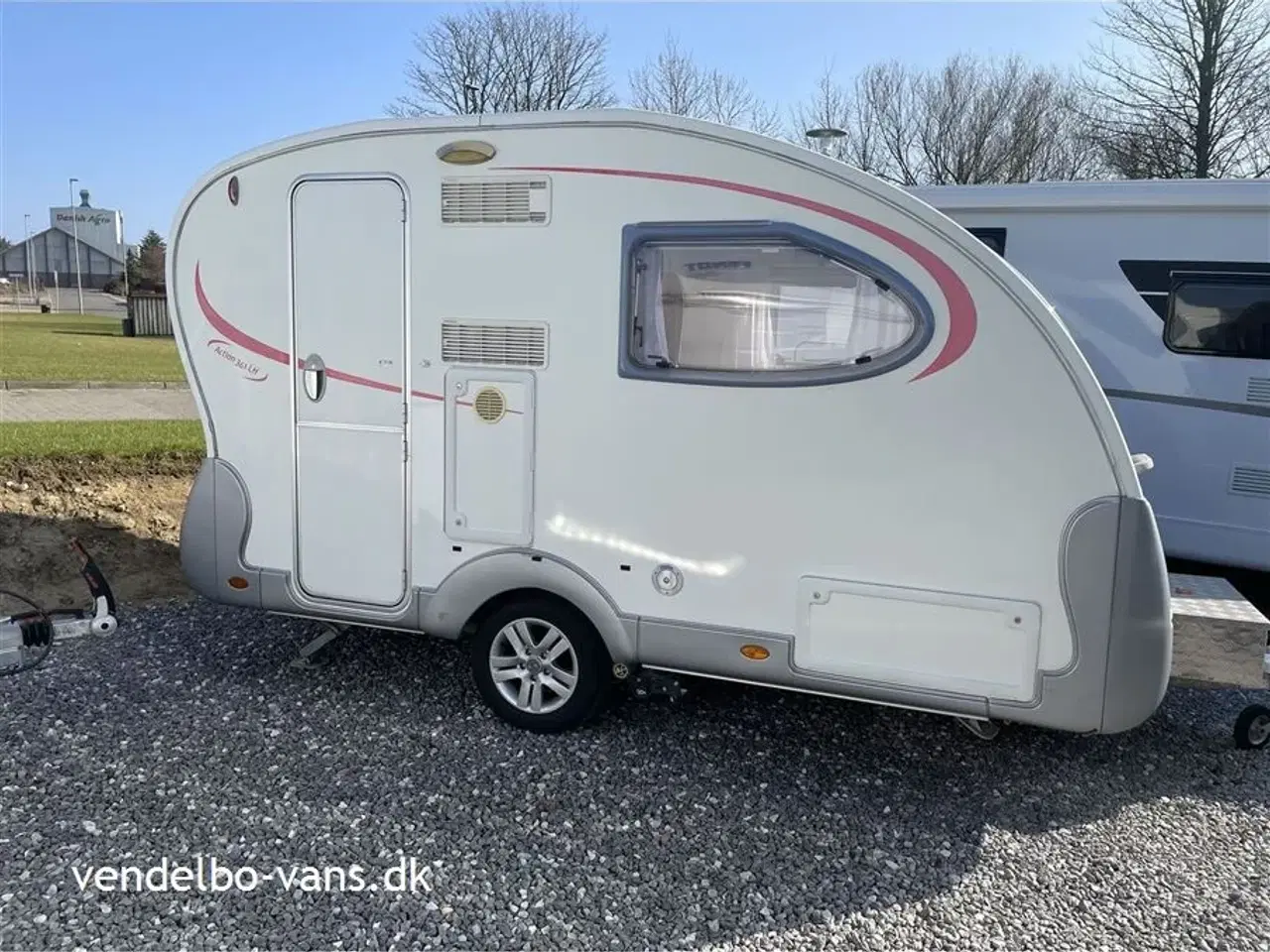 Billede 1 - 2008 - Adria Action 361 LH   Nem og handy størrelse - i smart design