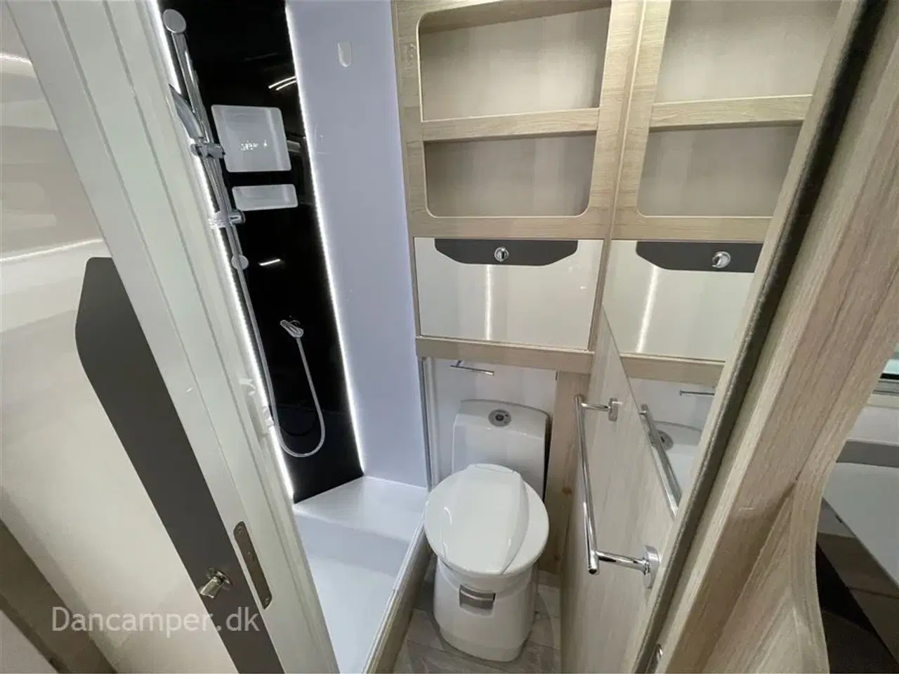 Billede 16 - 2023 - Ilusion   Ilusion XMK 590 Premium, flot lyst interiør, 180 Hk og 9 trins automatgear