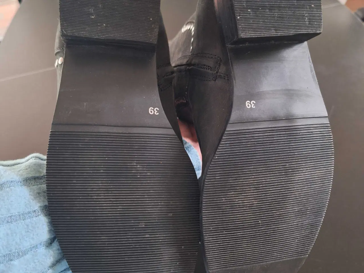Billede 4 - Støvler str 39
