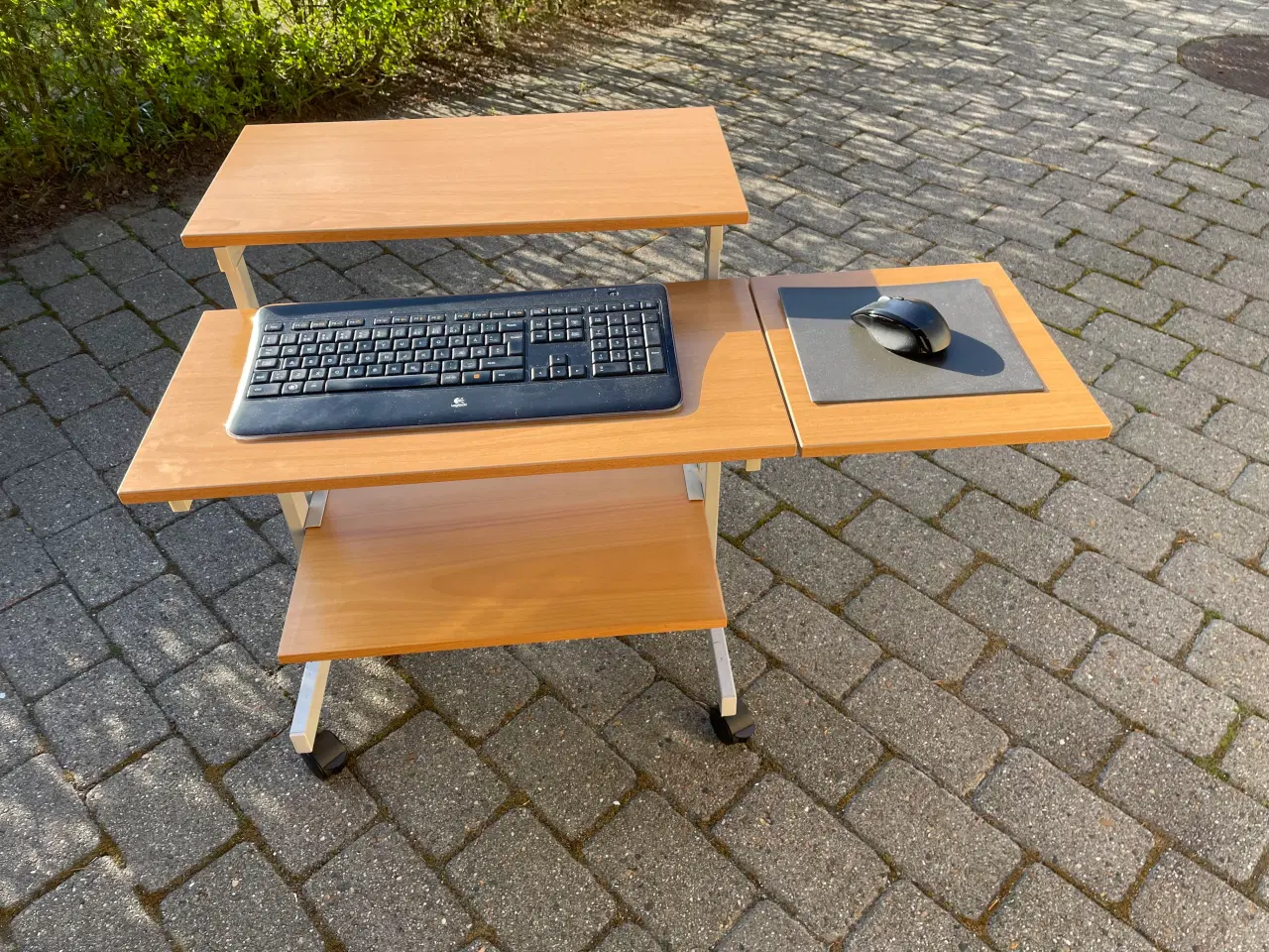 Billede 1 - Computerbord m/justerbar højder
