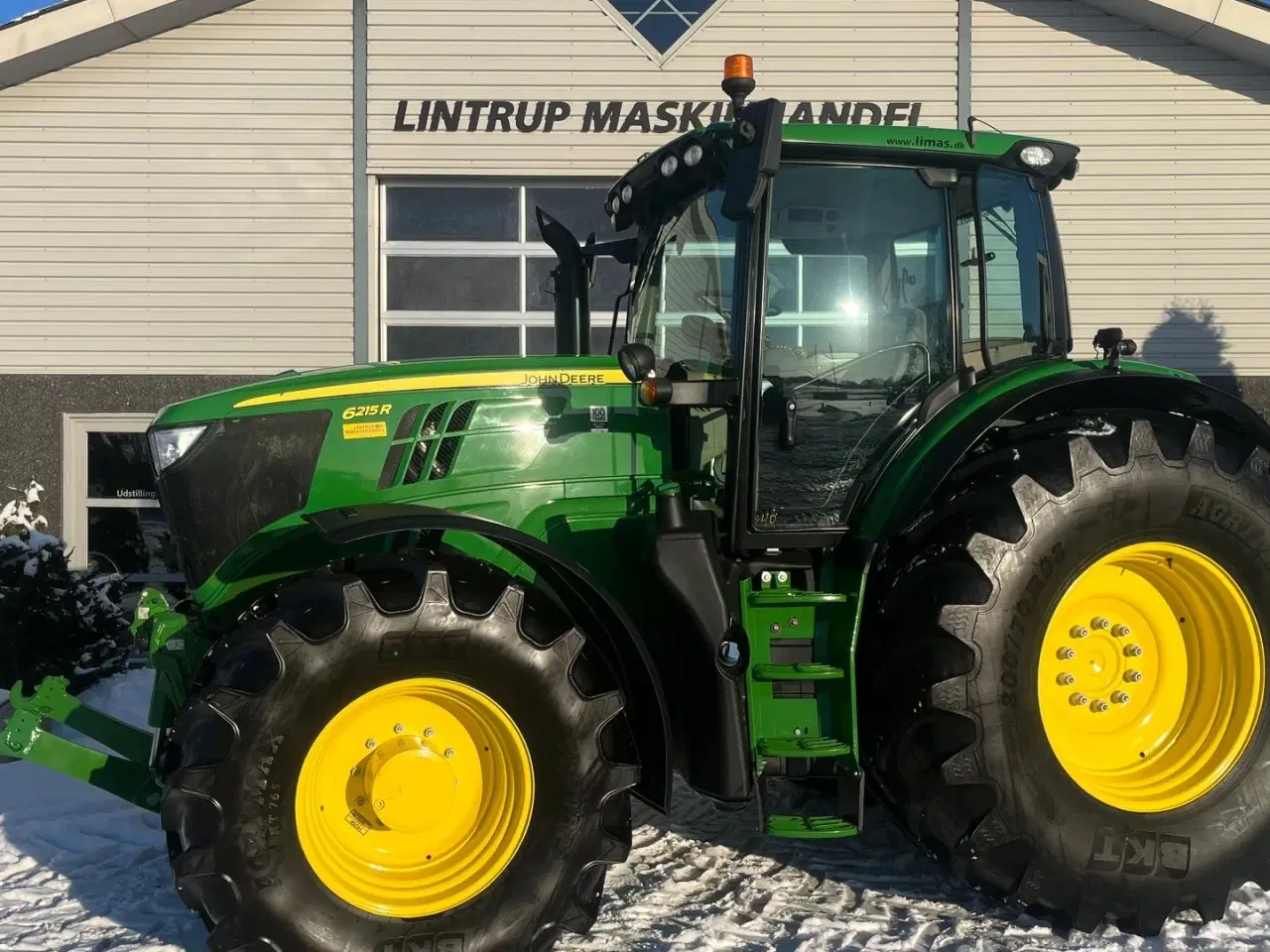 Billede 1 - John Deere 6215R Med frontlift