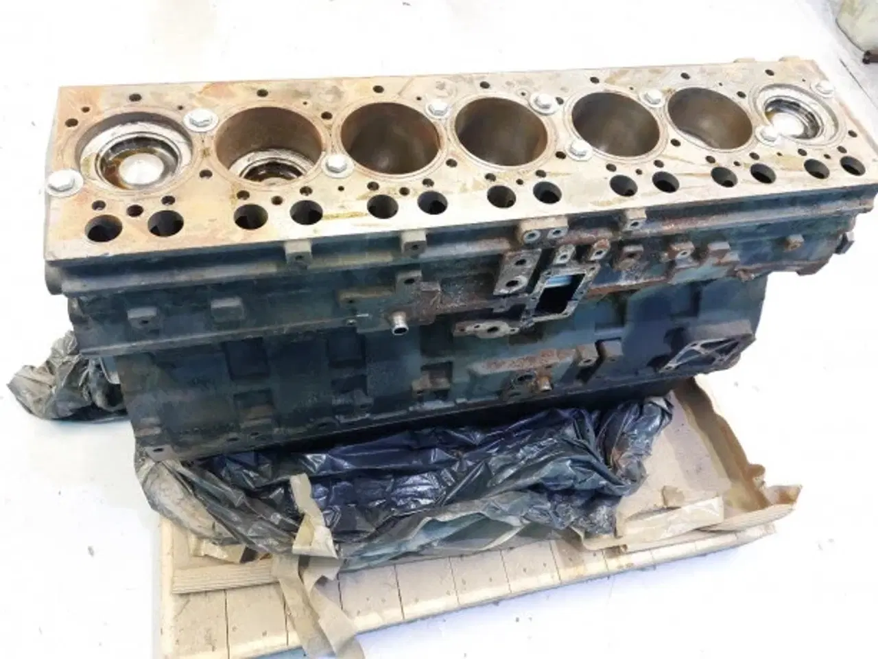 Billede 3 - Massey Ferguson 9380 Motorblok 865477030x