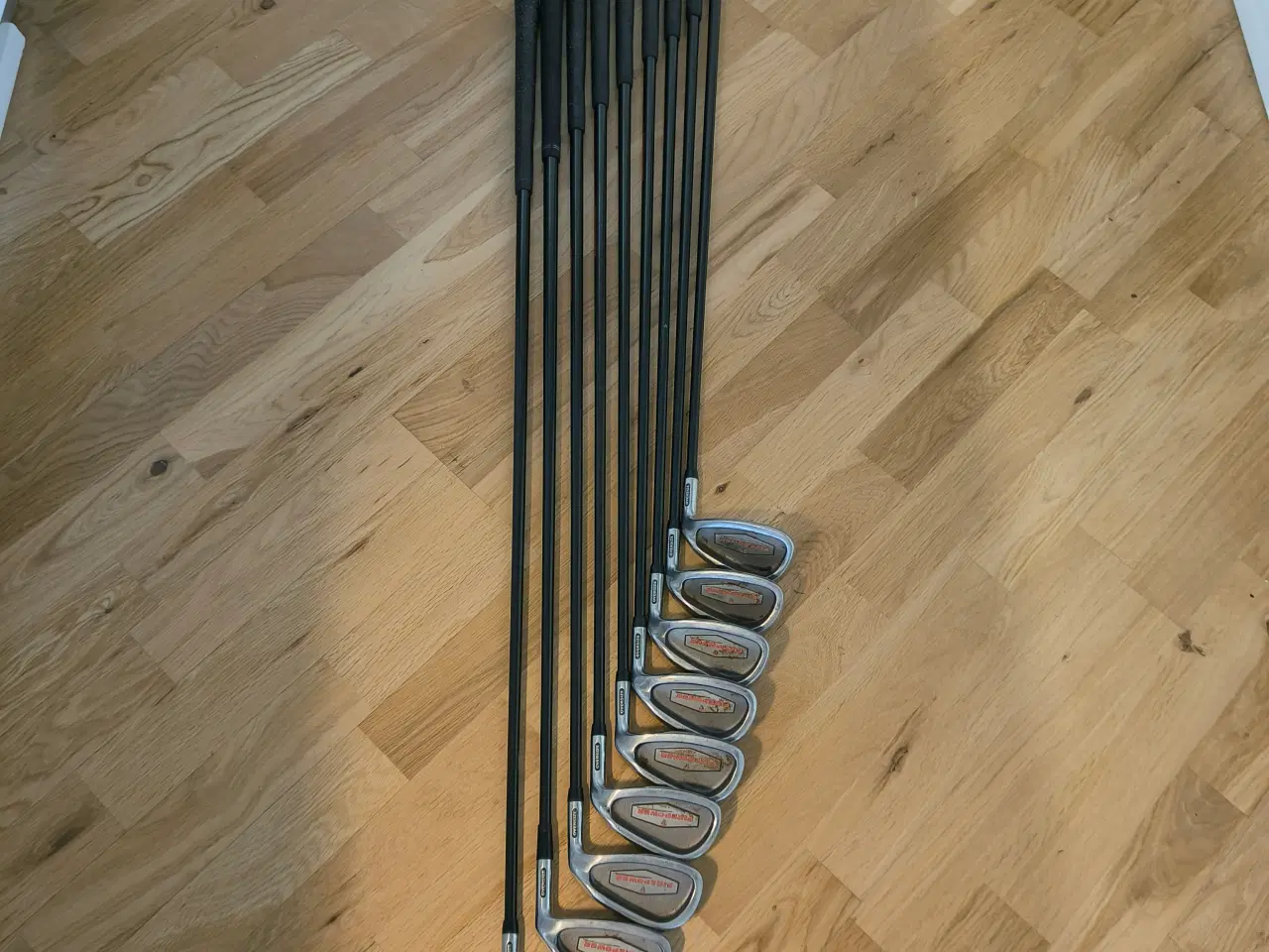 Billede 7 - Komplet golfsæt inkl. vogn og bag – klar til spil