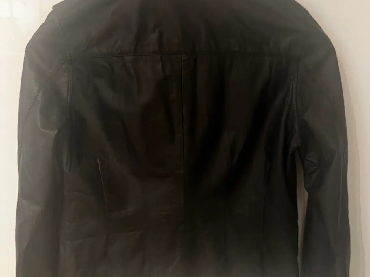 Billede 3 - Læderjakke sort str 38/40