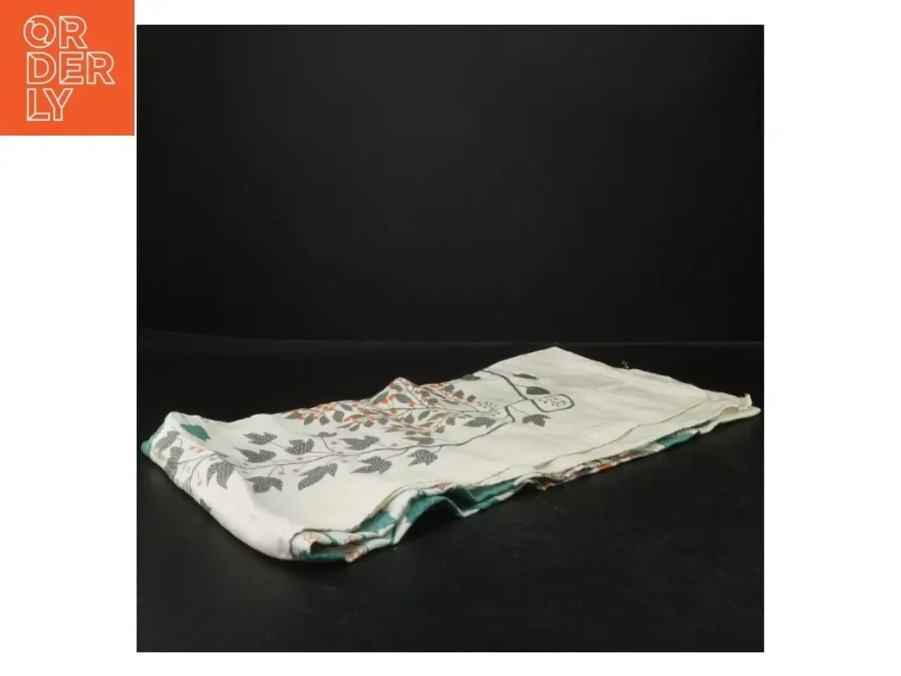 Billede 3 - SilkeTørklæde med bladmønster (str. 85x85 cm)