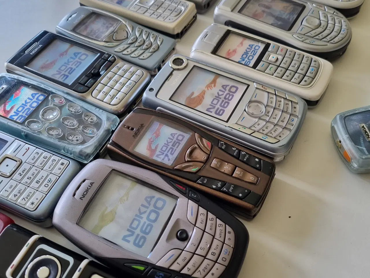 Billede 7 - Nokia mobiltelefoner fra udstilling.
