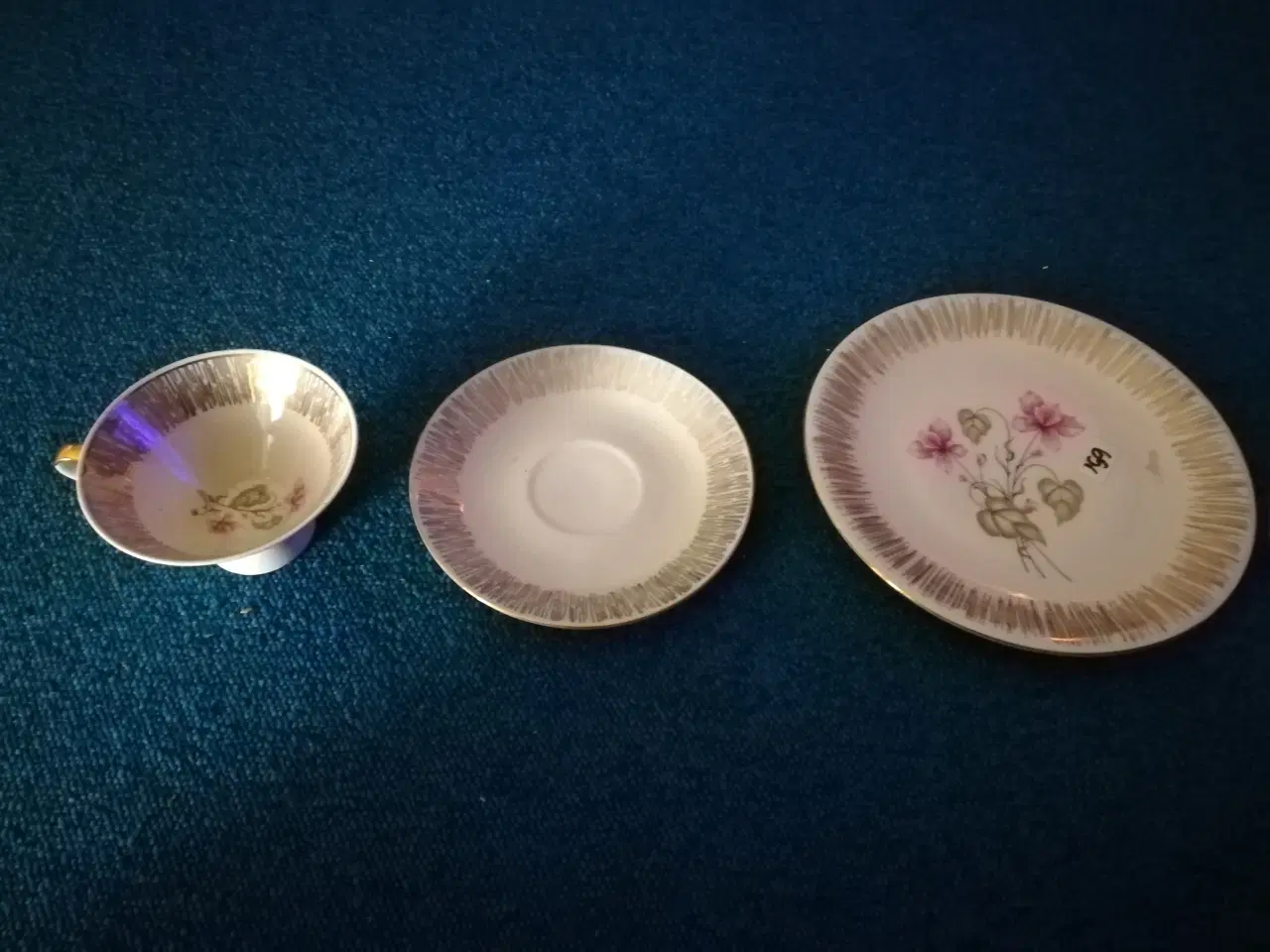 Billede 1 - Porcelæn morgenkuvert dekoreret 