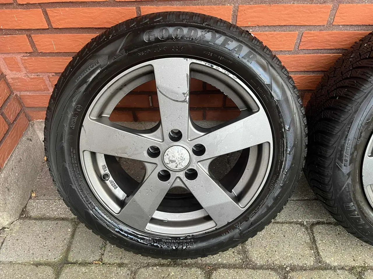 Billede 10 - Vinterdæk til Volvo V40