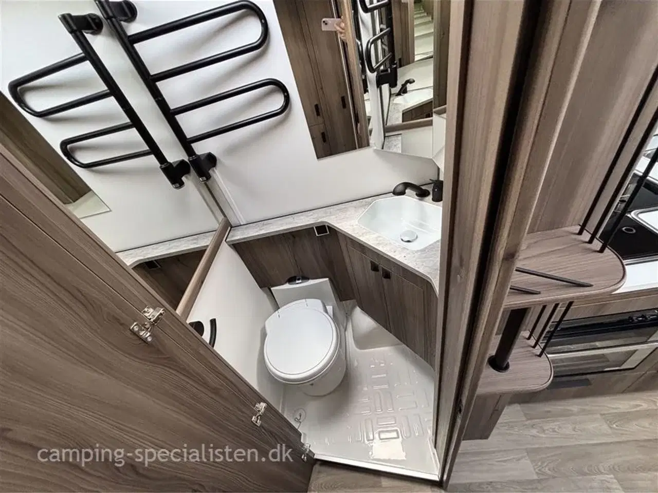 Billede 14 - 2025 - Kabe Ametist 560 GLE KS B8 PREMIUM LINE   Kabe Ametist GLE KS B8 PREMIUM LINE model 2025 kan snart opleves hos Camping-Specialisten.dk