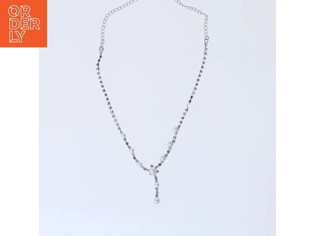 Billede 1 - Perlehalskæde i sølvfarve fra H&M (str. 50 cm)