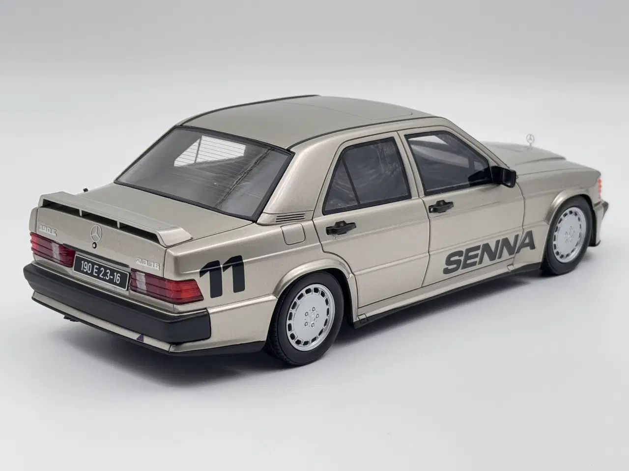 Billede 4 - 1984 Mercedes-Benz 190E 2,3 16v  1:18  