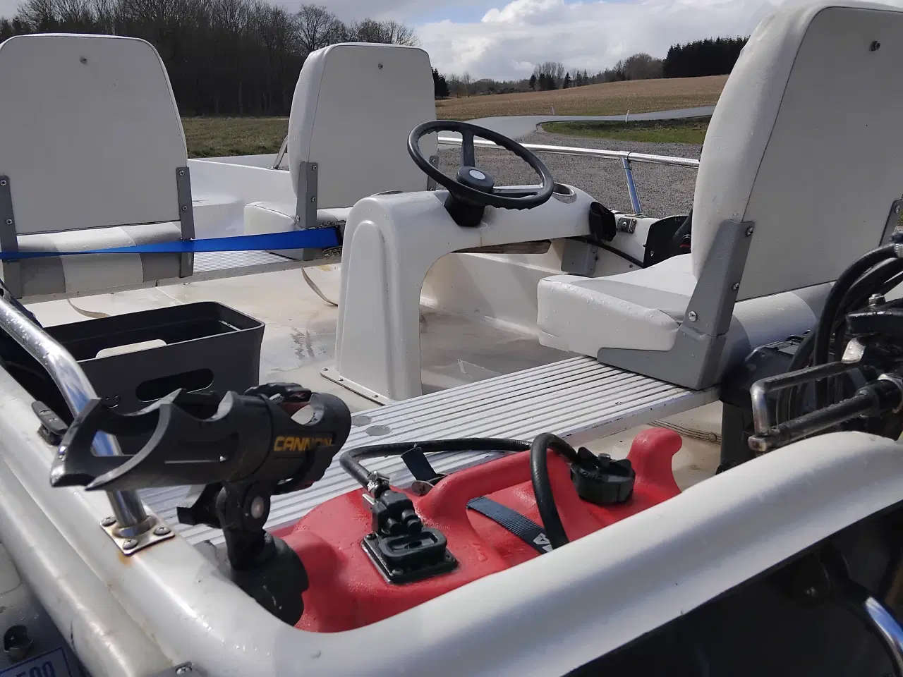 Billede 4 - Styrpultbåd med motor og trailer plus en del ekst