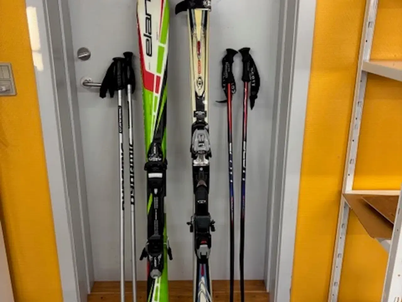 Billede 1 - Carving ski med stave