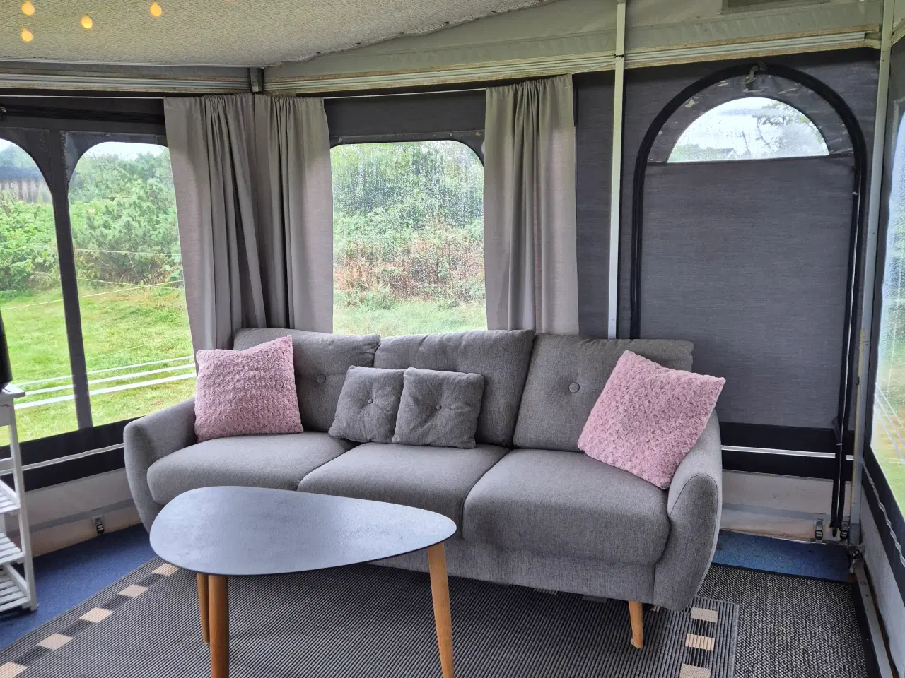 Billede 18 - Stor campingvogn, standby telt og vinter fortelt